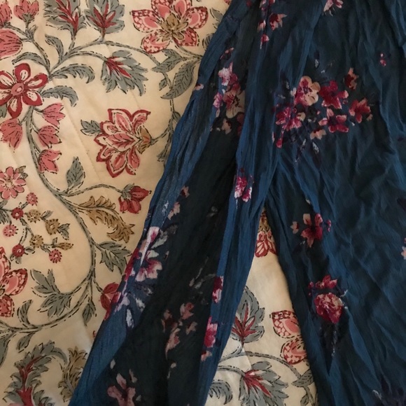 Loose dress - Picture 3 of 3